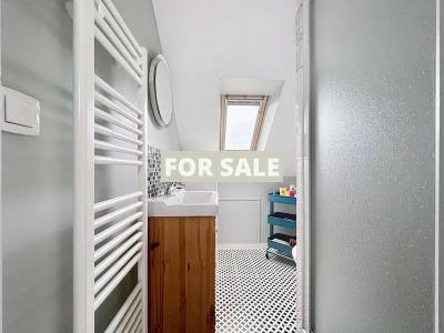 Traditional House with Garden