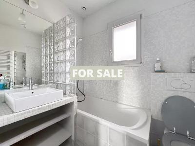 Traditional House with Garden