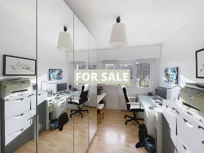 Detached House with Landscaped Garden