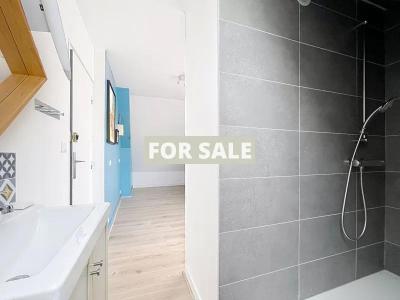 Detached House with Landscaped Garden