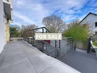 Detached House with Landscaped Garden