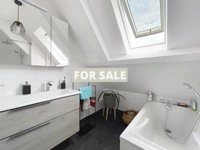 Detached House with Landscaped Garden