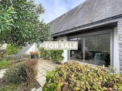 Traditional House with Garden