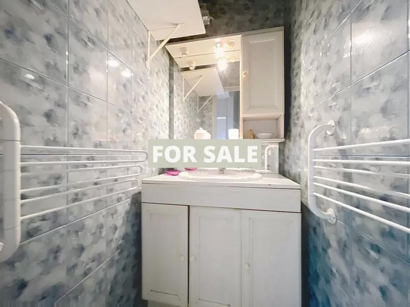 Detached House with Garden