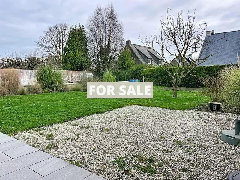 Detached House with Garden