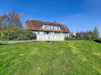 Detached Country House with Landscaped Garden