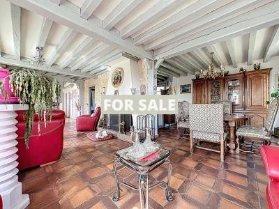 Detached Country House with Landscaped Garden