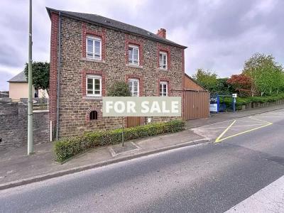 Detached House with Garden