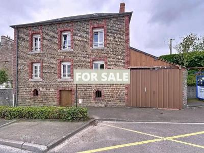 Detached House with Garden