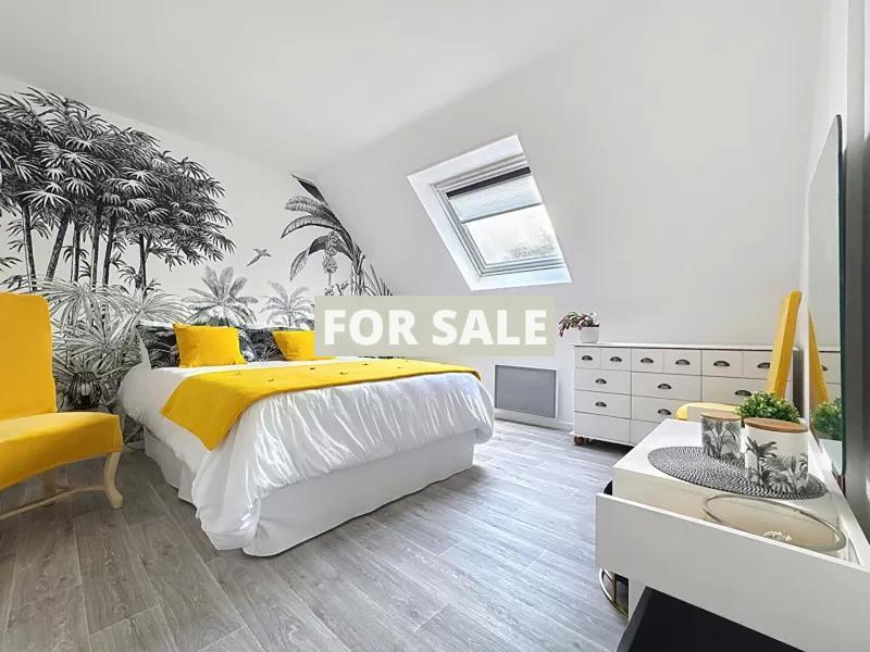 Traditional House with Garden