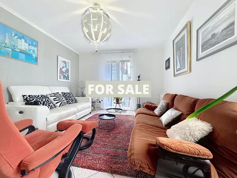 Traditional House with Garden