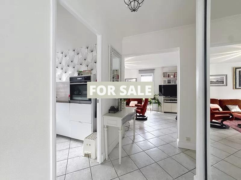 Traditional House with Garden