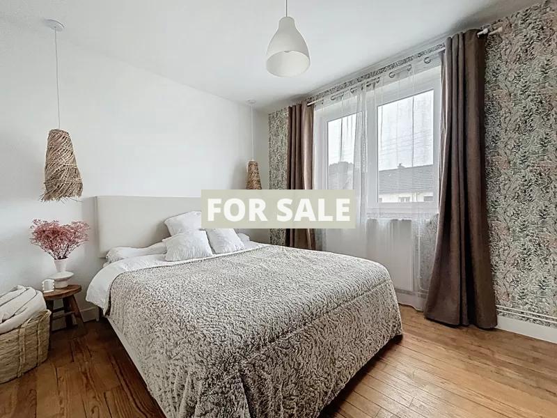 Contemporary House in Coastal Location