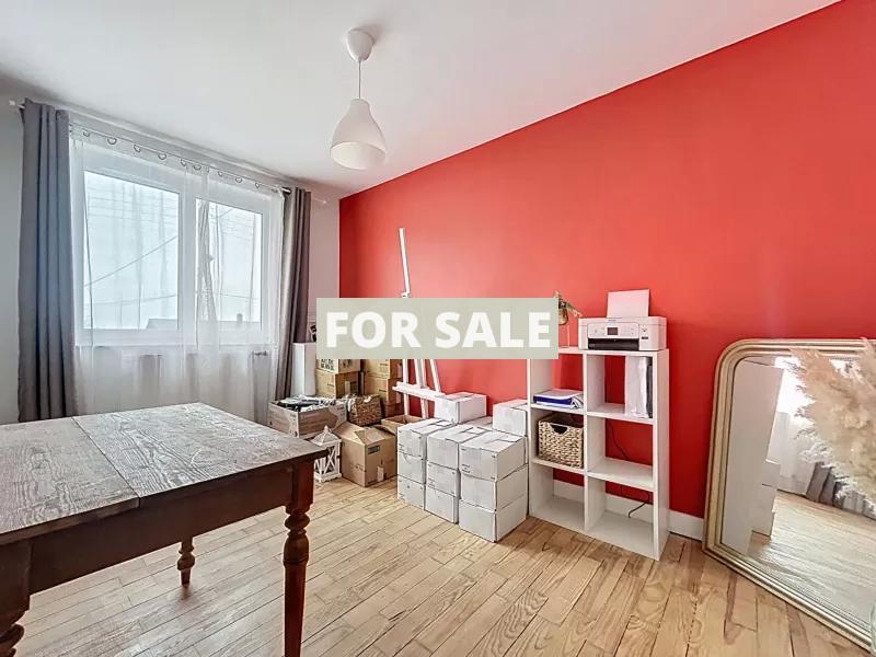 Contemporary House in Coastal Location