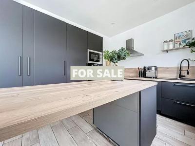 Contemporary House in Coastal Location