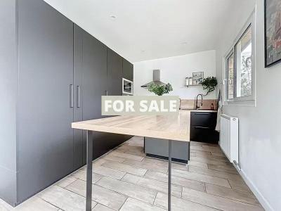 Contemporary House in Coastal Location