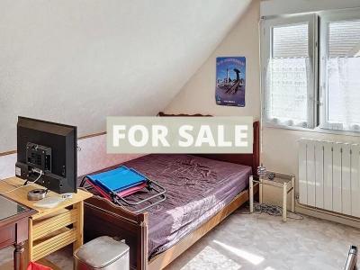 Detched House Close to Coast with Garden