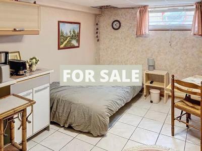 Detched House Close to Coast with Garden