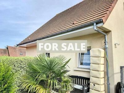 Detched House Close to Coast with Garden