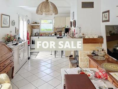 Detched House Close to Coast with Garden