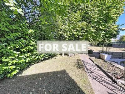 Town House with Neat Garden