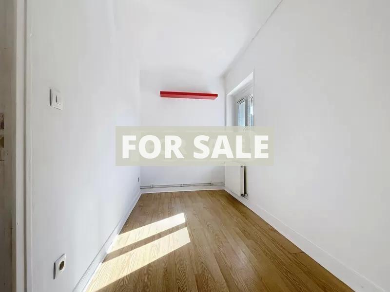 Town House with Neat Garden