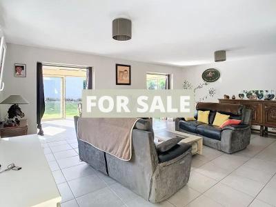 Detached House with Landscaped Garden Near the Coast