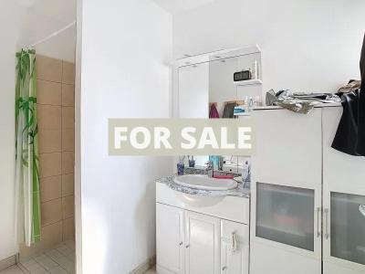 Detached House with Landscaped Garden Near the Coast