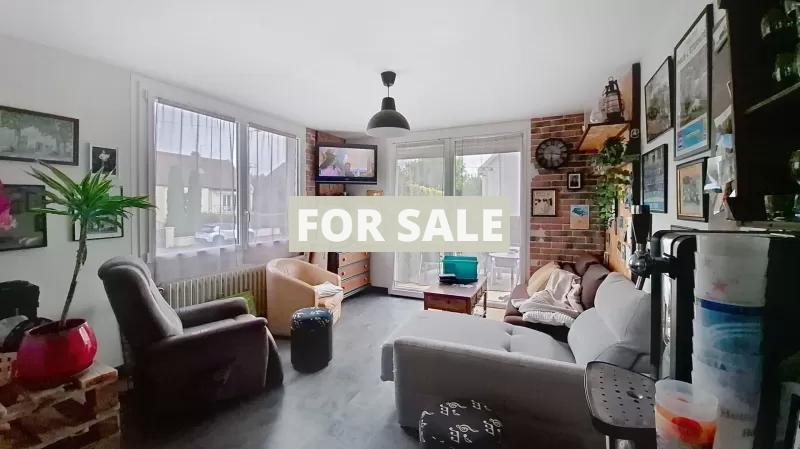 Detached House with Garden by the Coast