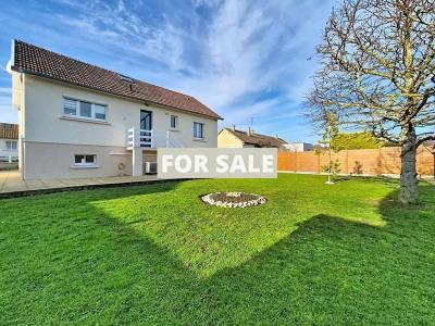 Detached House with Garden by the Coast