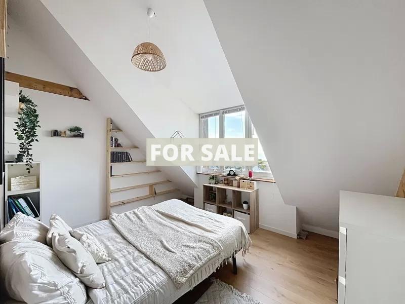 Detached House with Garden by the Coast