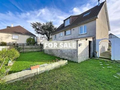 Detached House with Garden by the Coast