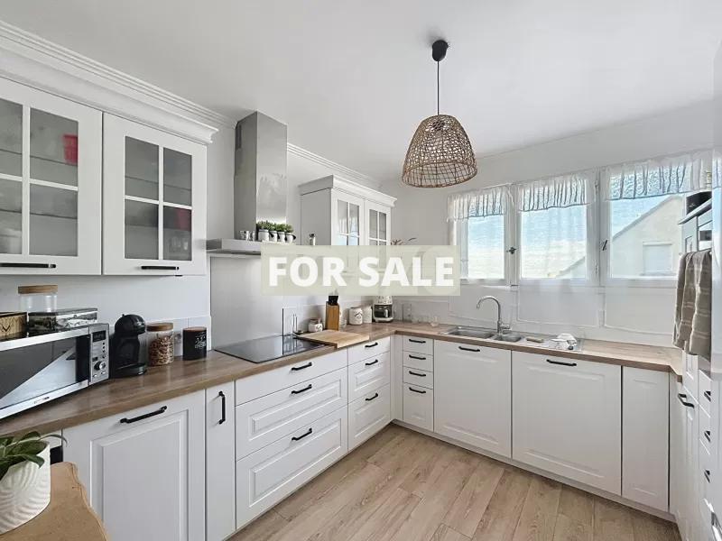 Detached House with Garden by the Coast