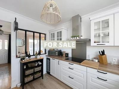 Detached House with Garden by the Coast