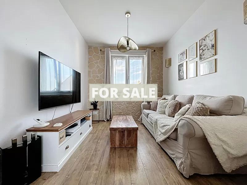 Detached House with Garden by the Coast