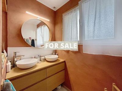 Detached House with Garden by the Coast