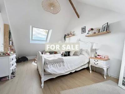 Detached House with Garden by the Coast