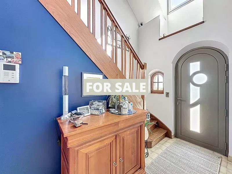 Coastal Detached Villa with Swimming Pool