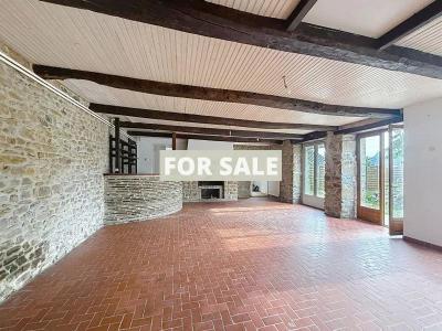 Traditional House with Garden