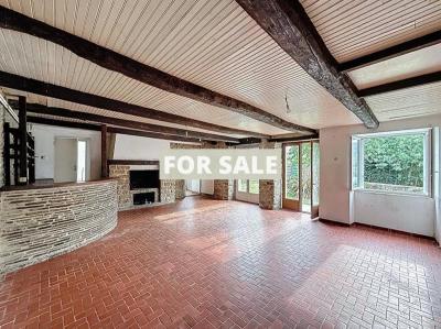 Traditional House with Garden