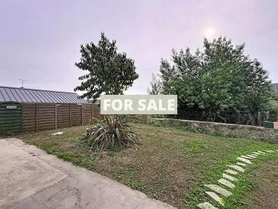 Traditional House with Garden