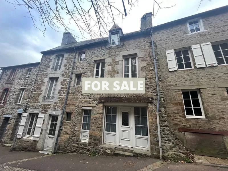 Main Photo of a 3 bedroom  Town House for sale