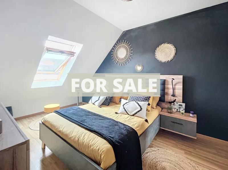 Detached House with Garden by the Coast