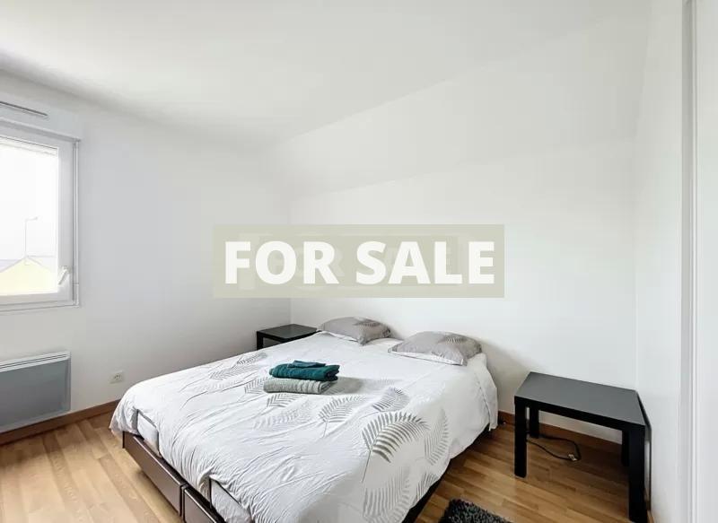 Detached House with Garden by the Coast