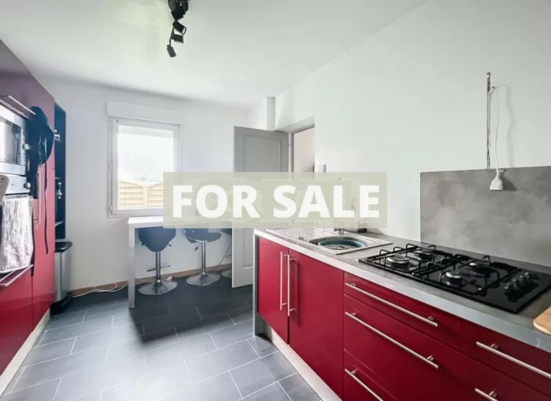 Detached House with Garden by the Coast