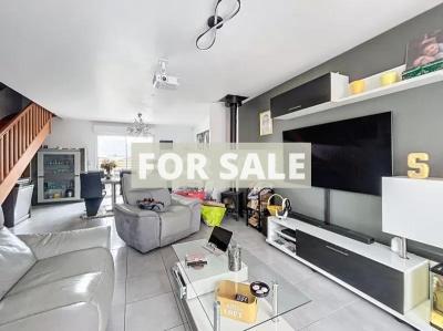 Detached House with Garden by the Coast