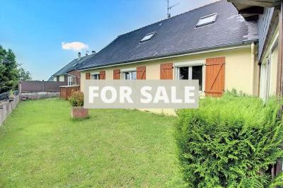 Detached House with Garden in Coastal Location