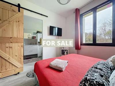 Contemporary Detached House with Landscaped Garden