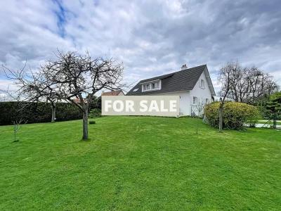 Detached House with Landscaped Garden
