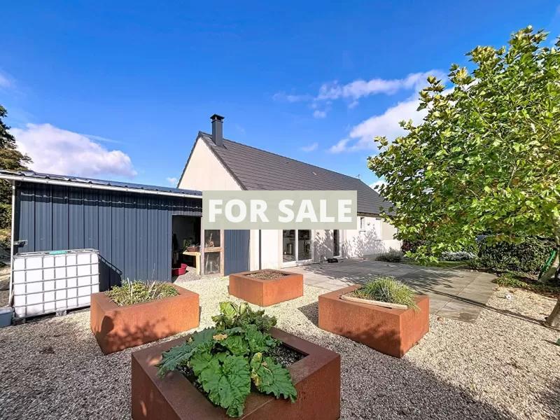 Detached Country House with Lovely Garden